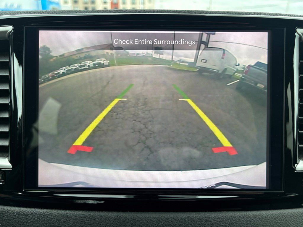 Used 2025 Chrysler Pacifica Select FWD image 28
