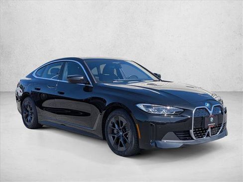 Used 2023 BMW i4 eDrive40 RWD image 3
