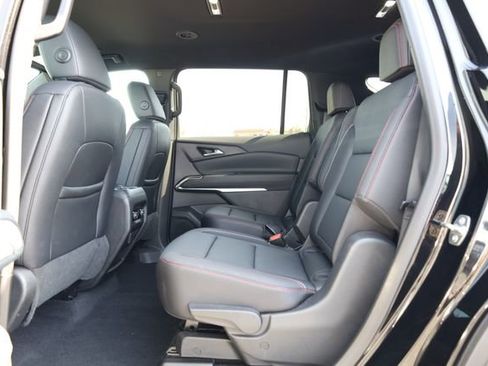 Used 2025 Chevrolet Traverse Z71 w/ Driver Confidence Package AWD/4WD image 27