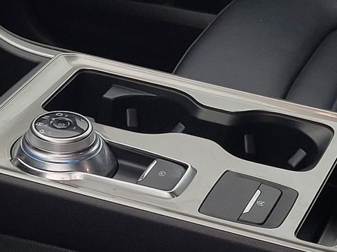 Used 2024 Ford Edge SEL image 26