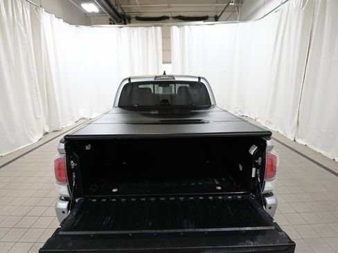 Used 2020 Toyota Tacoma TRD Off-Road image 12