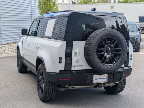 New 2026 Land Rover Defender 110 S AWD/4WD image 7