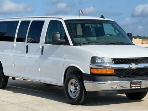 Used 2017 Chevrolet Express 3500 LT w/ LT Preferred Equipment Group image 5