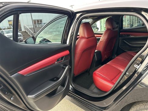 Used 2023 MAZDA MAZDA3 s image 16