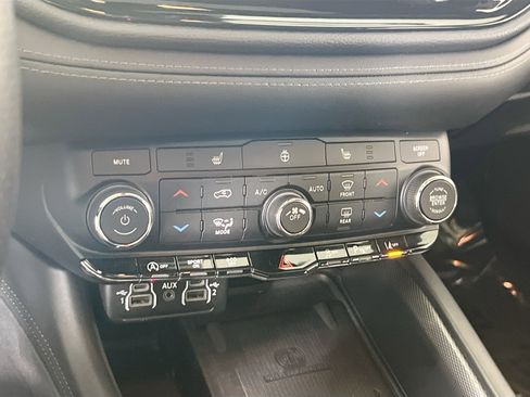 Used 2022 Dodge Durango GT AWD/4WD image 16