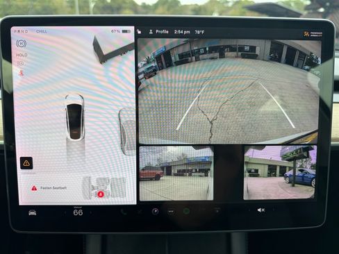 Used 2021 Tesla Model Y Long Range image 14