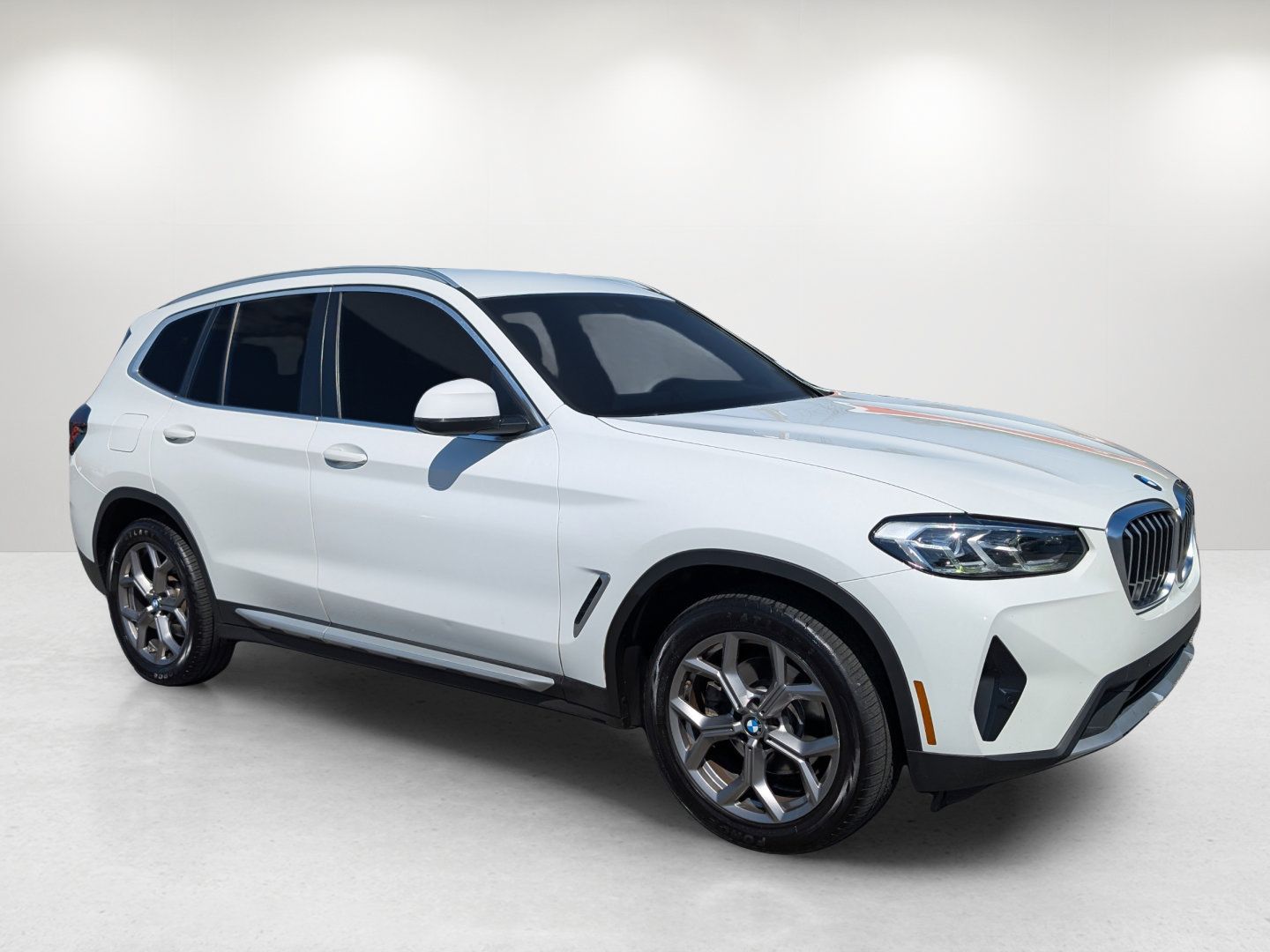 Used 2022 BMW X3 sDrive30i RWD image 3