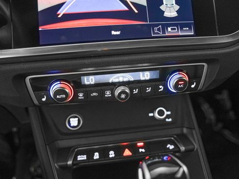 Used 2022 Audi Q3 2.0T Premium w/ Black Optic Sport Package image 23