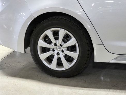 Used 2023 Toyota Corolla LE FWD image 9