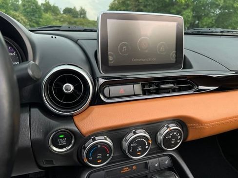 Used 2018 FIAT 124 Spider Lusso w/ Convenience Group RWD image 29