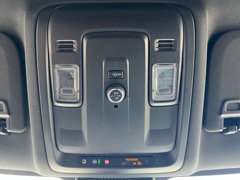 Used 2025 Chevrolet Tahoe LT RWD image 21