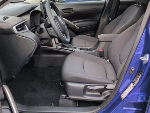 Certified 2025 Toyota Corolla Cross LE FWD image 8