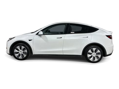 Certified 2023 Tesla Model Y Long Range AWD/4WD image 3