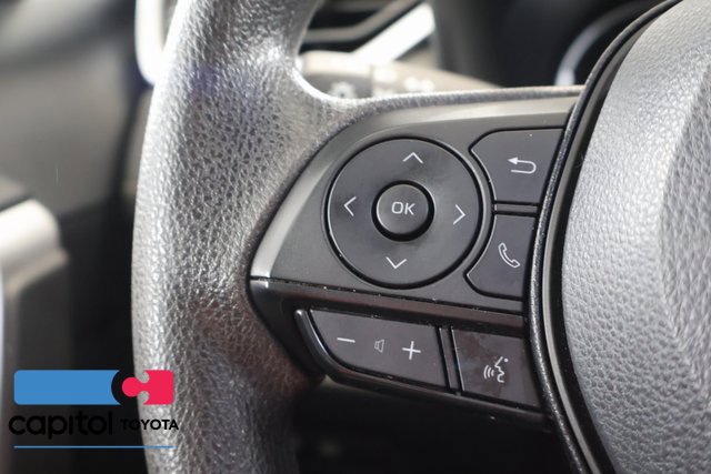 Used 2025 Toyota RAV4 XLE AWD/4WD image 17