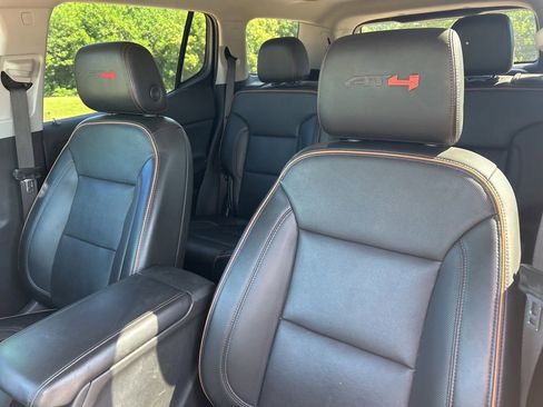 Used 2021 GMC Acadia AT4 w/ Technology Package AWD/4WD image 9