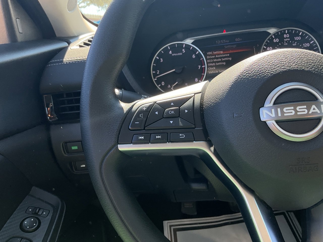 Used 2025 Nissan Sentra SV w/ Trunk Package FWD image 27