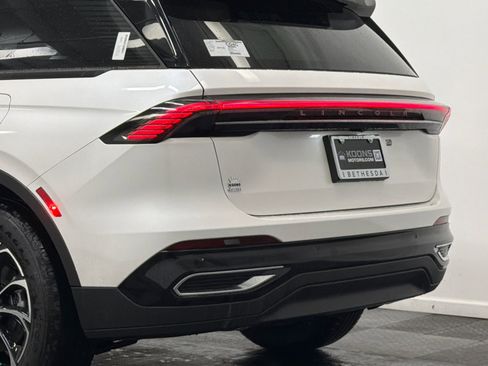 New 2026 Lincoln Nautilus Premier image 7