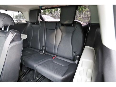 Used 2023 Kia Carnival SX Prestige FWD image 11
