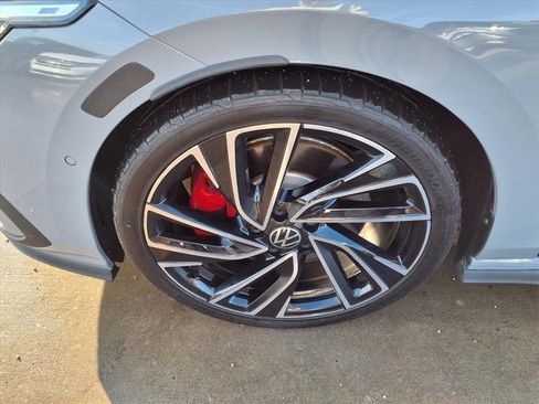 Used 2024 Volkswagen GTI Autobahn image 21