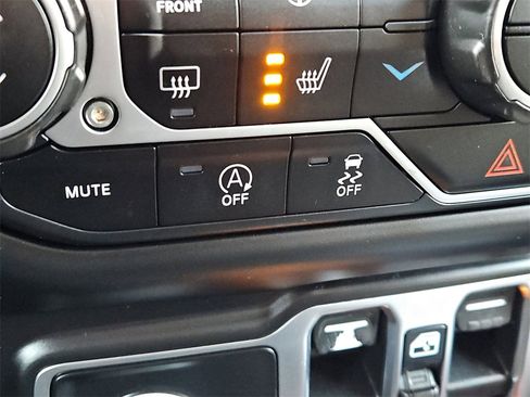 Used 2021 Jeep Wrangler Unlimited Sport image 17