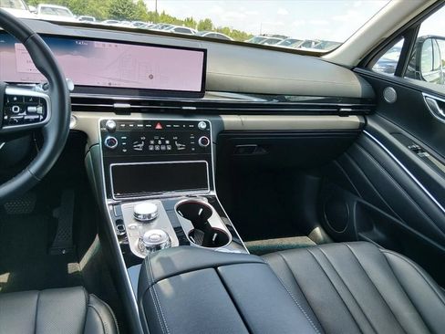 Used 2025 Genesis GV80 2.5T Standard AWD/4WD image 11