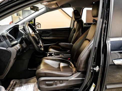 Used 2018 Honda Odyssey EX image 4