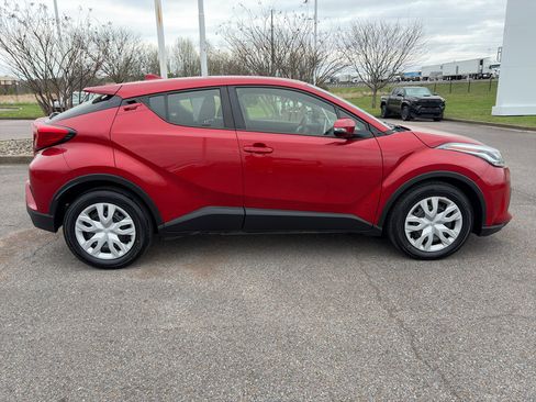 Used 2020 Toyota C-HR LE image 6