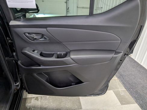 Used 2023 Chevrolet Traverse LT image 25