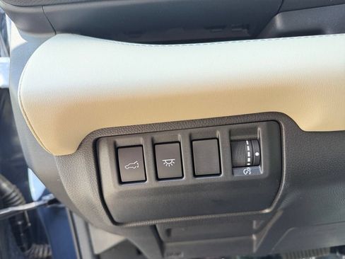 Used 2023 Subaru Ascent Limited w/ Technology Package AWD/4WD image 19