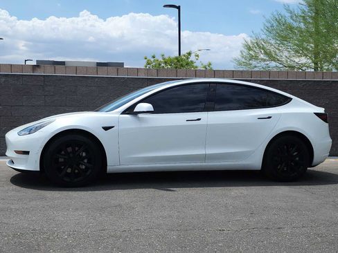 Used 2021 Tesla Model 3 Standard Range Plus RWD image 5