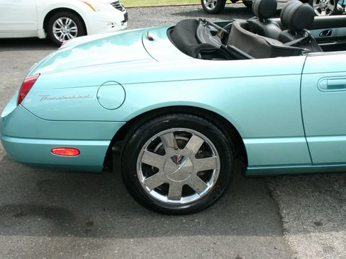 Used 2002 Ford Thunderbird RWD image 25
