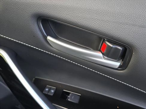 Used 2022 Toyota Corolla XSE image 21