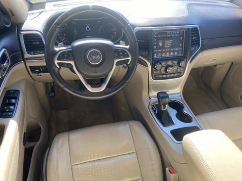 Used 2017 Jeep Grand Cherokee Overland image 15