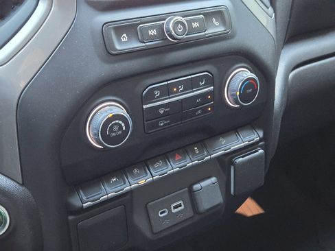 Used 2022 Chevrolet Silverado 1500 Custom Trail Boss w/ LPO, Dark Essentials Package image 21