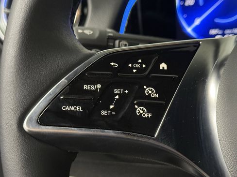 Used 2024 Mercedes-Benz EQB 300 4MATIC image 25