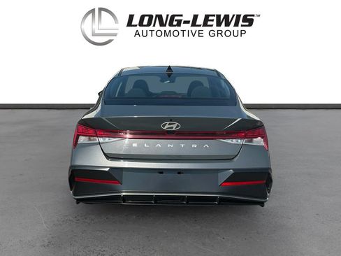 Used 2025 Hyundai Elantra SEL FWD image 5