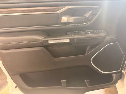 Used 2019 RAM 1500 Laramie AWD/4WD image 9