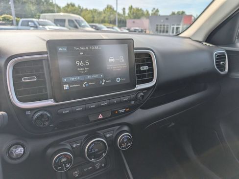 Used 2026 Hyundai Venue SEL FWD image 17