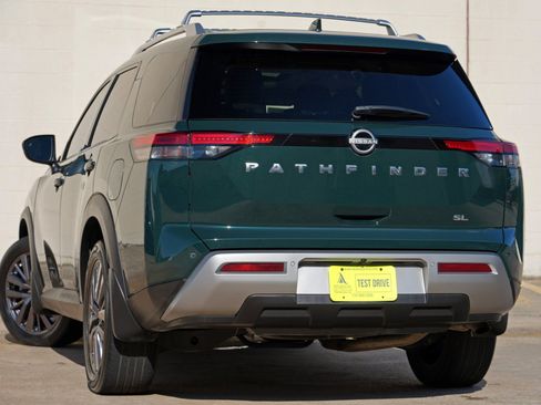 Used 2023 Nissan Pathfinder SL w/ SL Premium Package FWD image 5