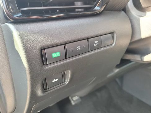 Certified 2024 Nissan Sentra SV FWD image 19