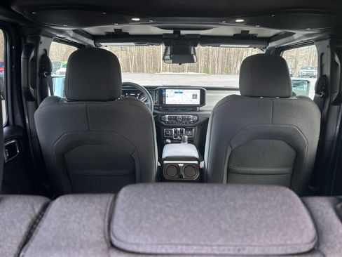 Used 2026 Jeep Wrangler Sport S image 32