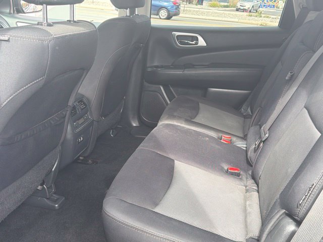 Used 2019 Nissan Pathfinder S AWD/4WD image 18
