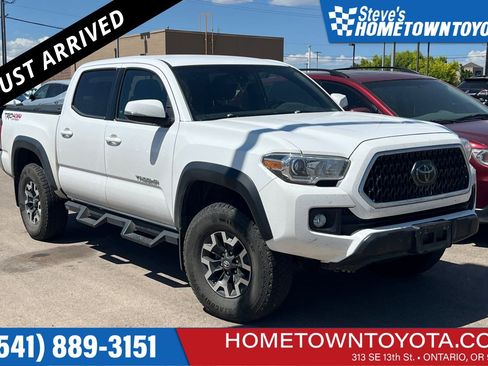 Certified 2018 Toyota Tacoma TRD Off-Road AWD/4WD image 1