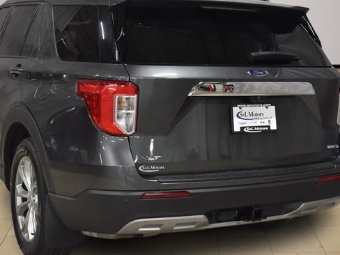 Used 2020 Ford Explorer XLT w/ Equipment Group 202A AWD/4WD image 37