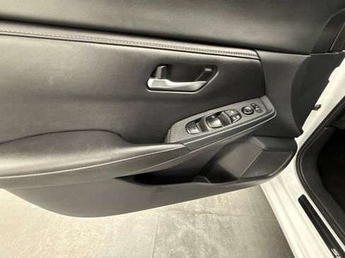 Used 2022 Nissan Sentra SV FWD image 15