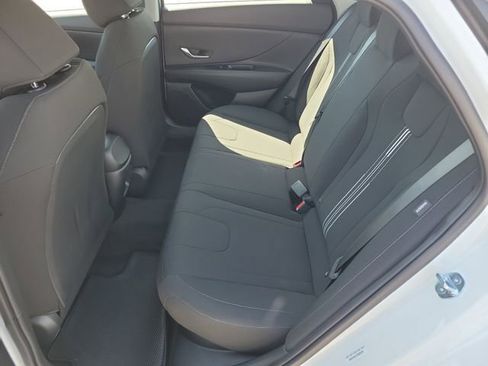 New 2026 Hyundai Elantra Hybrid FWD image 23
