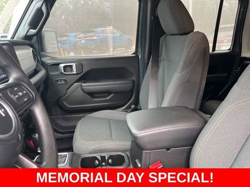 Used 2025 Jeep Wrangler Unlimited Sport AWD/4WD image 9
