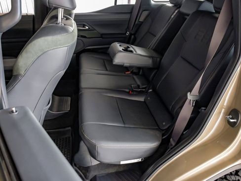 Used 2025 Lexus GX 550 image 38