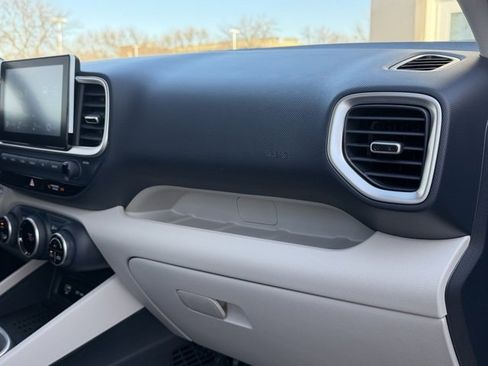 New 2026 Hyundai Venue SEL image 38