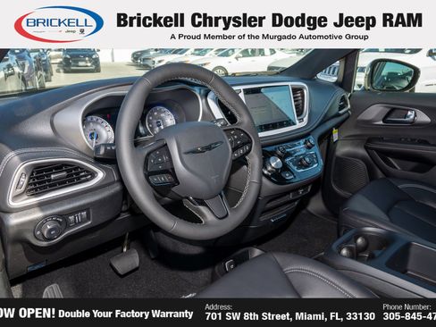 New 2026 Chrysler Pacifica Select w/ S Appearance Package image 14